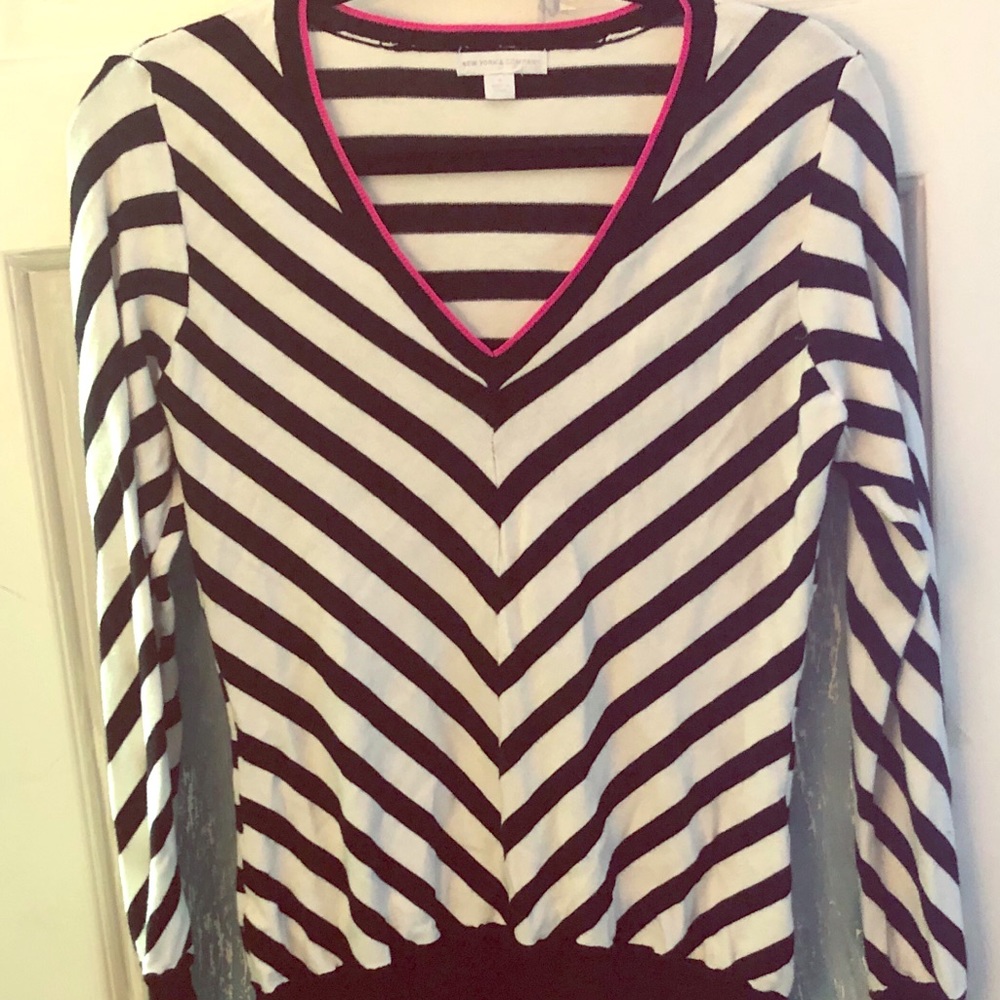 V neck light weight sweater